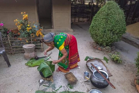 Cover it with banana leaf